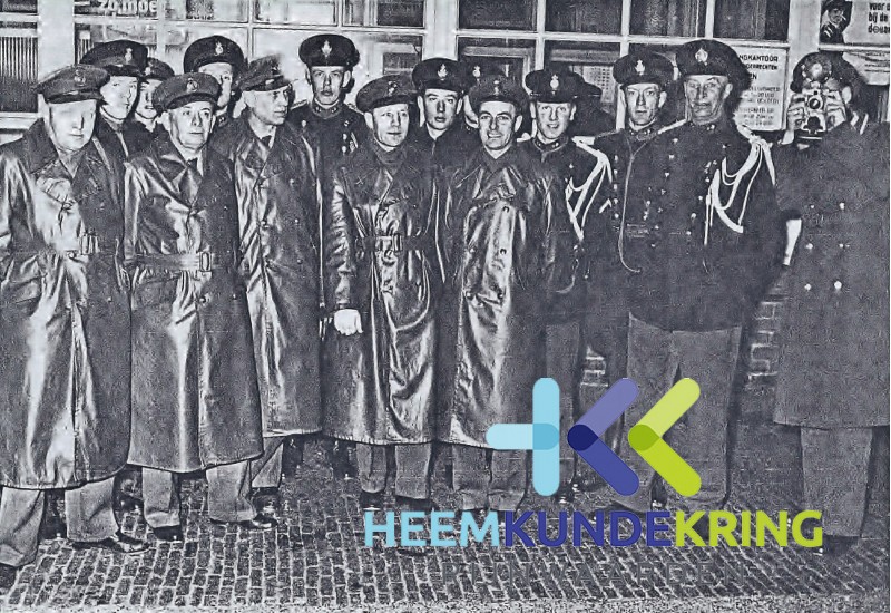 Overdracht persoonscontrole aan het grenskantoor Elten door de KMarechaussee april 1963